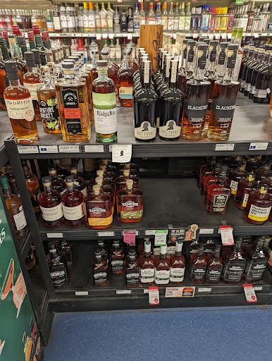Liquor Store «Beverage Warehouse», reviews and photos, 1 East St, Winooski, VT 05404, USA