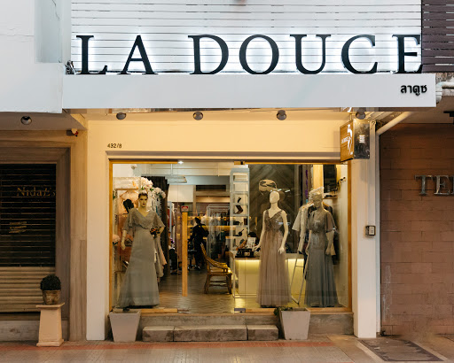 La Douce Dress เช่า-รับตัด ชุดราตรี ชุดแต่งงาน ชุดหมั้น ชุดไทย ชุดออกงาน