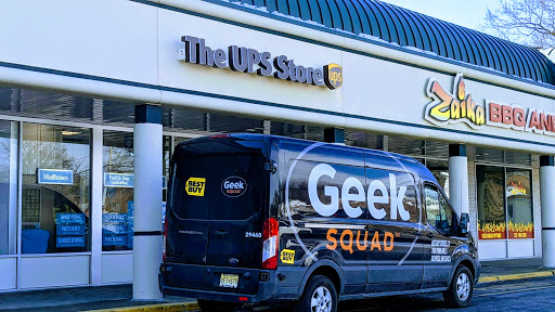 Shipping and Mailing Service «The UPS Store», reviews and photos, 10 Main St, Woodbridge, NJ 07095, USA