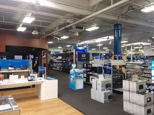 Electronics Store «Best Buy», reviews and photos, 2701 Cherry Ave, Signal Hill, CA 90755, USA