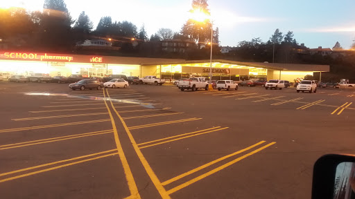 Grocery Store «Safeway», reviews and photos, 401 E Columbia River Hwy, Clatskanie, OR 97016, USA