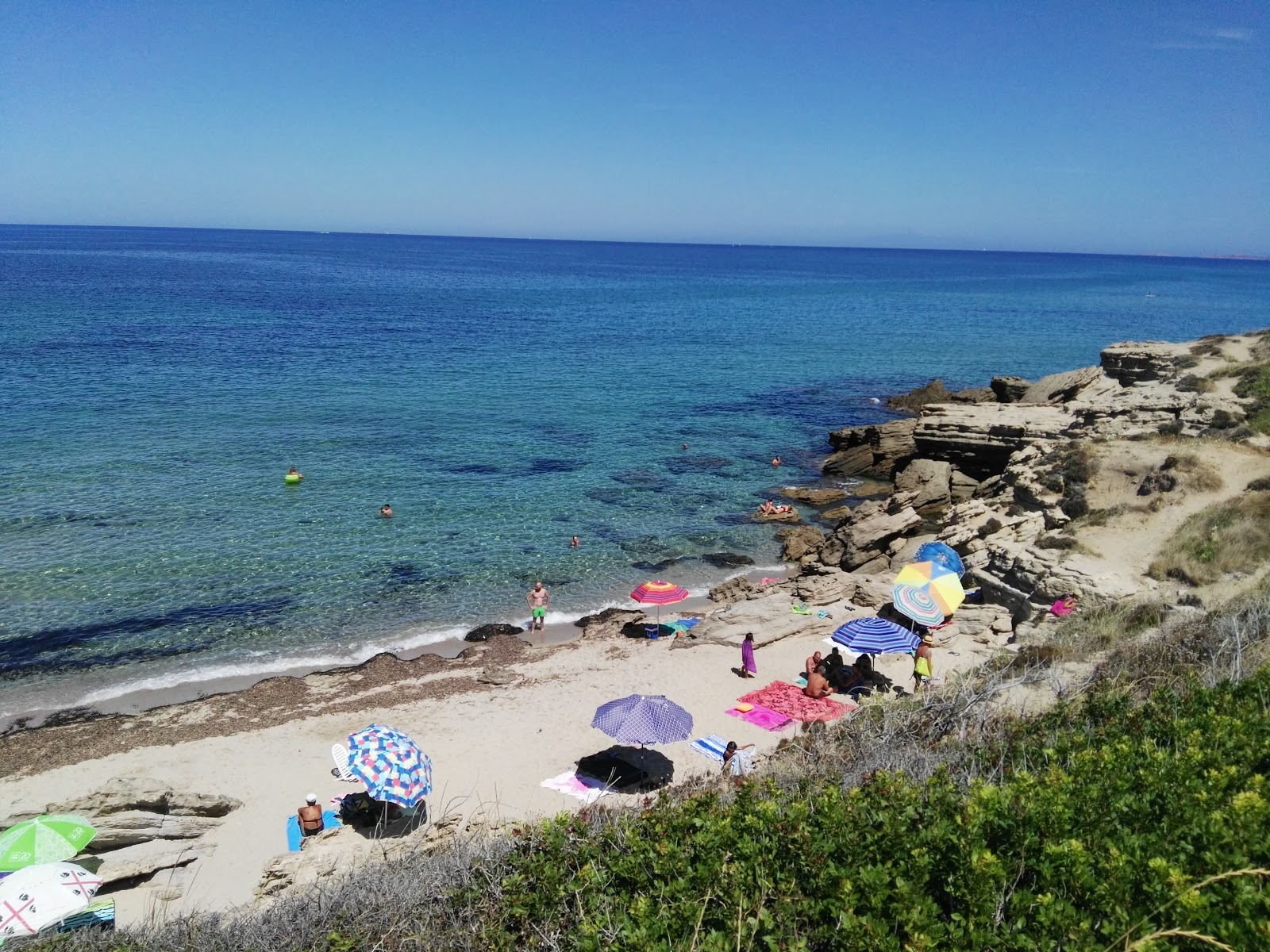 Foto di Spiaggia La Ciaccia e l'insediamento