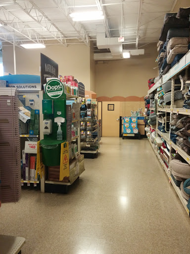 Pet Supply Store «PetSmart», reviews and photos, 1020 Veterans Pkwy #900, Clarksville, IN 47129, USA