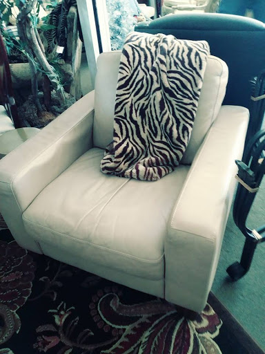 Consignment Shop «Upscale Resale Consignment Furniture», reviews and photos, 1432 Main St, Dunedin, FL 34698, USA