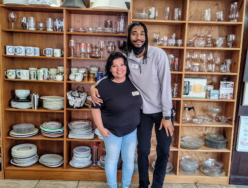 Thrift Store «Prevention of Blindness Society Look Again Resale Shop», reviews and photos, 900 King St, Alexandria, VA 22314, USA