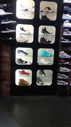 Shoe Store «VILLA, Join the Movement», reviews and photos, 605 N Market St, Wilmington, DE 19801, USA