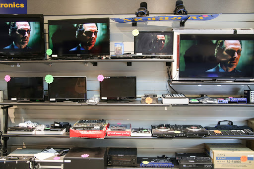 Pawn Shop «Best Collateral Sacramento Pawn Shop», reviews and photos, 908 J St, Sacramento, CA 95814, USA