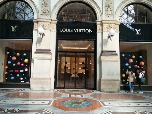 LOUIS VUITTON La Rinascente Milan Duomo Store