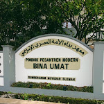 Review SMP SMA IT Bina Umat Yogya