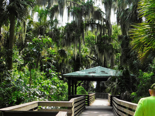 Shopping Mall «Lake Village Shopping MallKitchengaets», reviews and photos, 10601 US-441, Leesburg, FL 34788, USA