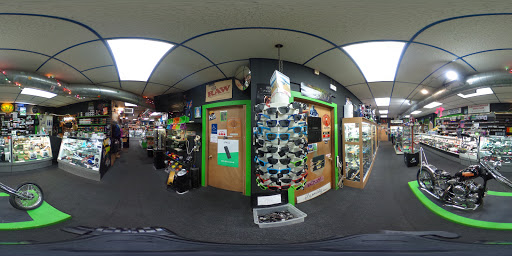 Tobacco Shop «Knuckleheads Tobacco & Gifts», reviews and photos, 550 State St, Madison, WI 53703, USA