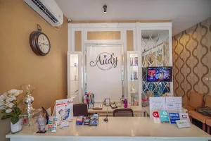 Audy Dental Bandung Setrasari | Klinik Dokter Gigi Spesialis image