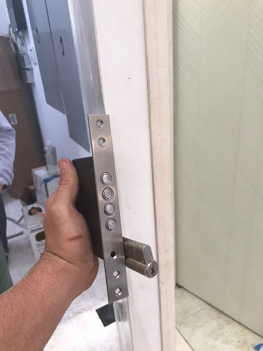 Locksmith «Quickly Locksmith Miami», reviews and photos, 115 S Miami Ave, Miami, FL 33130, USA