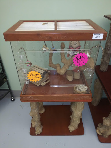 Pet Store «Woofmeow Family Pet Center», reviews and photos, 19 Manchester Rd Suite A, Derry, NH 03038, USA