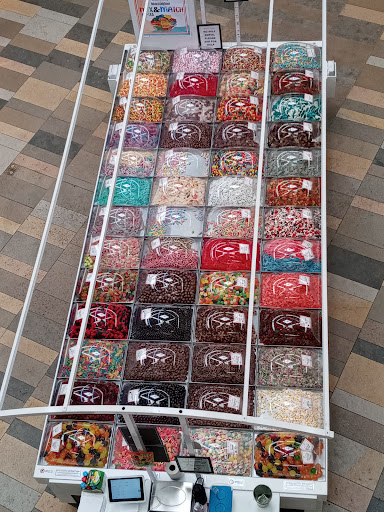 Department Store «Saks Fifth Avenue», reviews and photos, 26100 Cedar Rd, Beachwood, OH 44122, USA