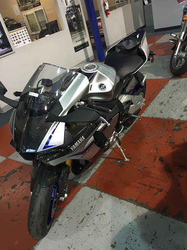 Motorcycle Dealer «RideNow Powersports Phoenix», reviews and photos, 17202 N Cave Creek Rd, Phoenix, AZ 85032, USA