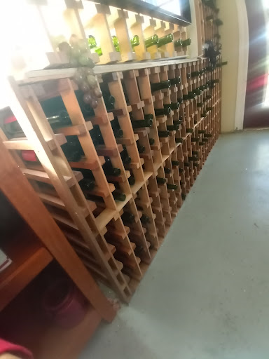 Winery «Tarpon Springs Castle Winery», reviews and photos, 320 E Tarpon Ave, Tarpon Springs, FL 34689, USA