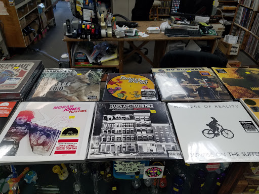 Record Store «Flipside Records», reviews and photos, 41 E 14 Mile Rd, Clawson, MI 48017, USA