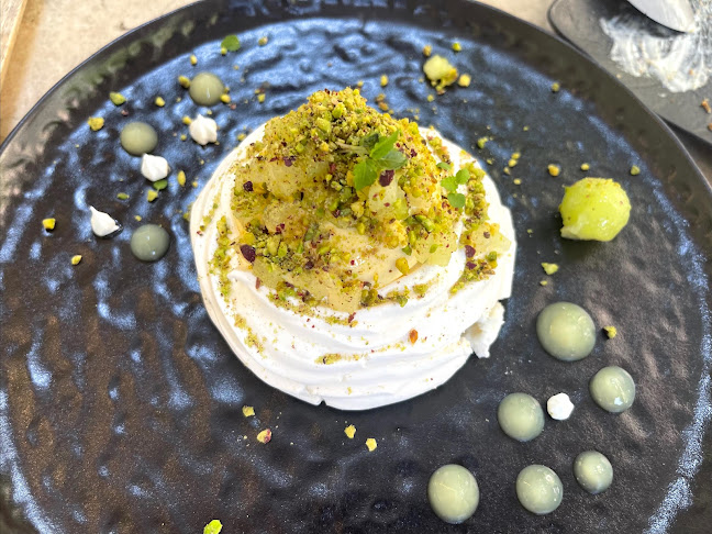 Δέκα Τραπέζια - Εστιατόριο