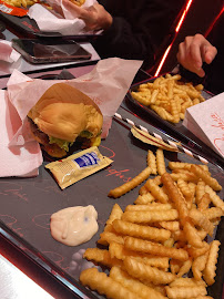 Plats et boissons du Restaurant de hamburgers MEDUSA BURGERS & SHAKES EIFFEL à Paris - n°13