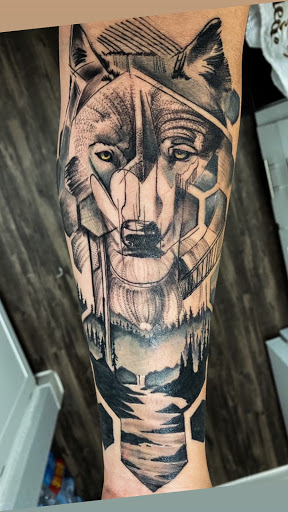 Tattoo Shop «Broken Clover Tattoo», reviews and photos, 710 E 9th St, Tucson, AZ 85715, USA