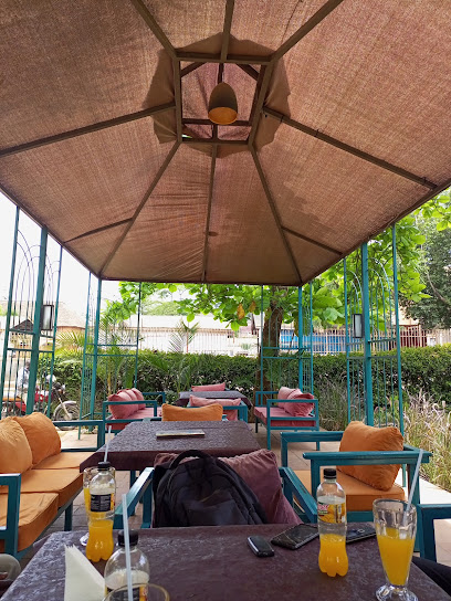 BESERENE RESTAURANT AND CAFE مطعم مندي