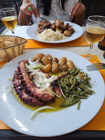 O Braseiro Restaurant Churrasqueira - Pl. du Château, 30000 Nîmes, France