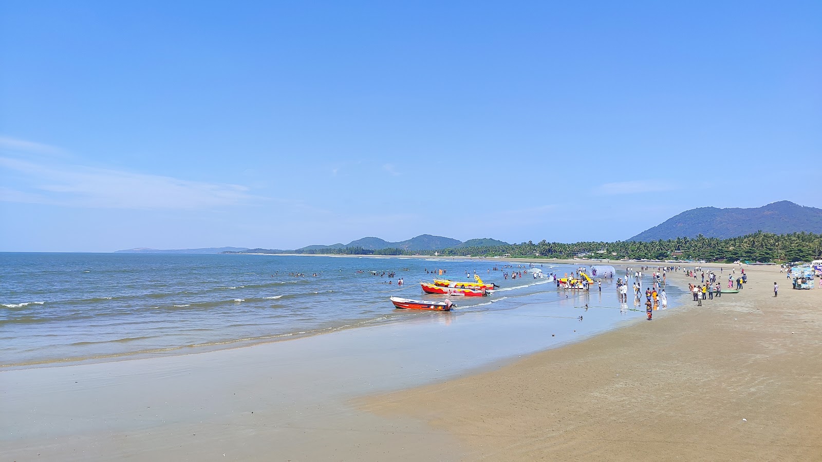 Foto de Murudeshwara Beach con arena beige superficie