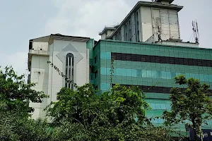 Ernakulam Medical Centre image