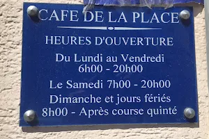Café de la place image