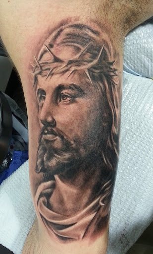 Tattoo Shop «Sarenity Tattoo & Piercing in Birchwood Mall», reviews and photos, 4350 24th Ave, Fort Gratiot Twp, MI 48059, USA