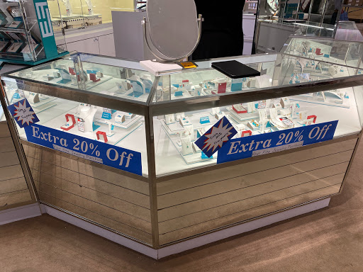 Department Store «Lord & Taylor», reviews and photos, 27650 Novi Road, Novi, MI 48377, USA