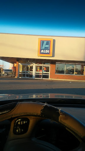 Supermarket «ALDI», reviews and photos, 1610 N Germantown Pkwy, Cordova, TN 38016, USA