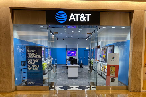 Cell Phone Store «AT&T Authorized Retailer», reviews and photos, 2004 Northbrook Ct, Northbrook, IL 60062, USA