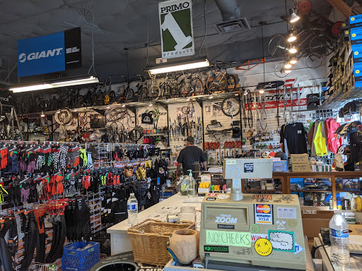 Bicycle Store «Gresham Bicycle Center», reviews and photos, 567 NE 8th St, Gresham, OR 97030, USA