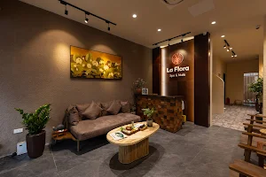 La Flora Spa image