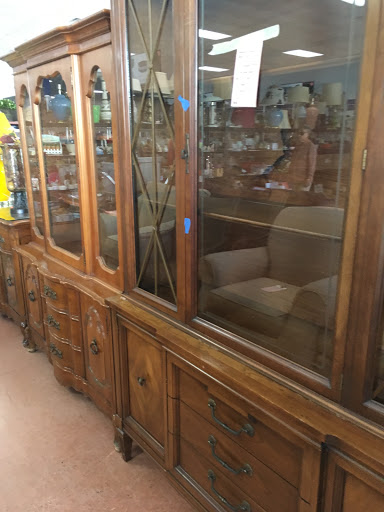 Thrift Store «Salvation Army Thrift Store», reviews and photos, 505 27th Ave SW, Vero Beach, FL 32968, USA