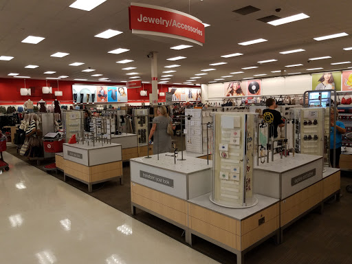 Department Store «Target», reviews and photos, 1555 N Tomahawk Island Dr, Portland, OR 97217, USA