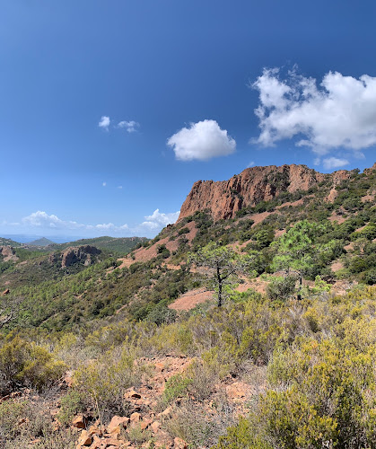 Parking du rocher de Saint-Barthélémy