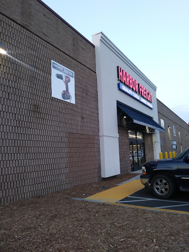 Hardware Store «Harbor Freight Tools», reviews and photos, 10765 Magnolia Ave #100, Riverside, CA 92505, USA