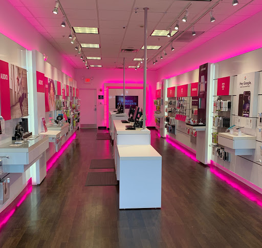 Cell Phone Store «T-Mobile», reviews and photos, 282 Garfield Ave, Cranston, RI 02920, USA