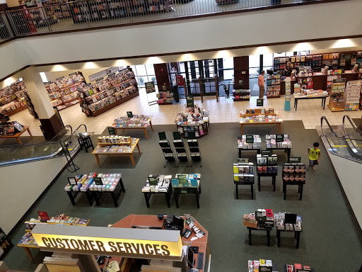 Book Store «Barnes & Noble», reviews and photos, 728 Waukegan Rd, Deerfield, IL 60015, USA
