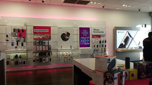 Cell Phone Store «T-Mobile», reviews and photos, 5050 Arlington Ave Suite 100, Riverside, CA 92504, USA