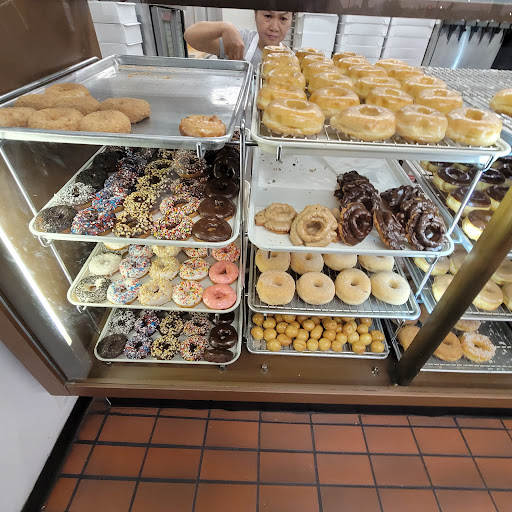 Bakery «Fresno Donut House», reviews and photos, 3145 N Blackstone Ave, Fresno, CA 93703, USA