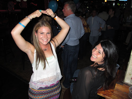 Bar & Grill «KJ Farrells Bar and Grill», reviews and photos, 242 Pettit Ave, Bellmore, NY 11710, USA