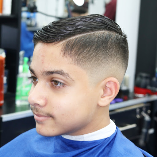 Barber Shop «4 Gentlemen Barbershop», reviews and photos, 12789 Waterford Lakes Pkwy #4, Orlando, FL 32828, USA