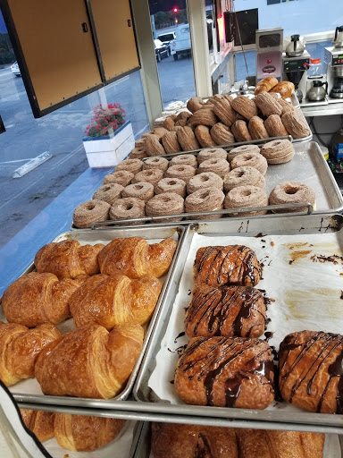 Donut Shop «Rolling Pin Donuts», reviews and photos, 2153 Las Posas Rd, Camarillo, CA 93010, USA