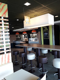 Atmosphère du Restauration rapide McDonald's à Les Angles - n°12