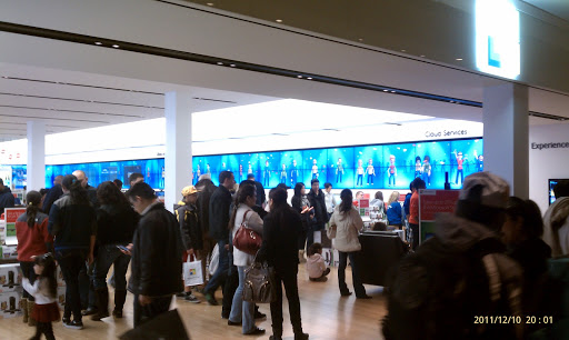 Computer Store «Microsoft Store - Tysons Corner Center», reviews and photos, 1961 Chain Bridge Rd, Tysons, VA 22102, USA