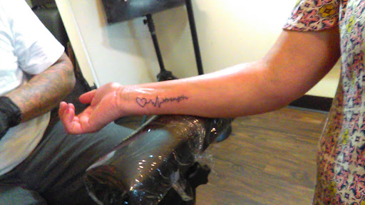 Tattoo Shop «Big Fish Tattoo», reviews and photos, 405 N Hwy 101, Solana Beach, CA 92075, USA